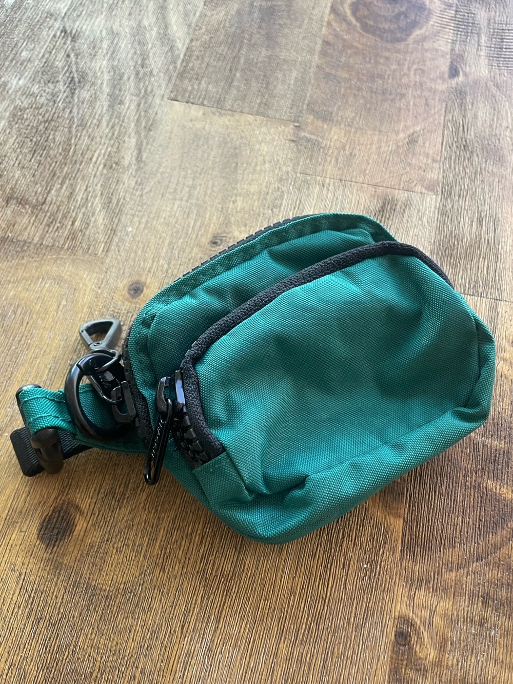 BAGGU Fanny Pack Charm in Cypress